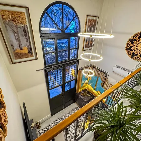 Elmira Pera & - Special Class מלון 3*