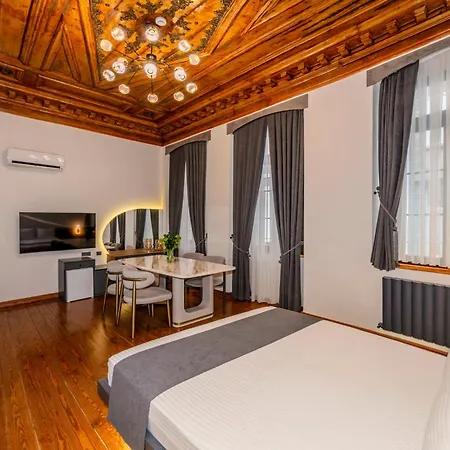 Elmira Pera & - Special Class