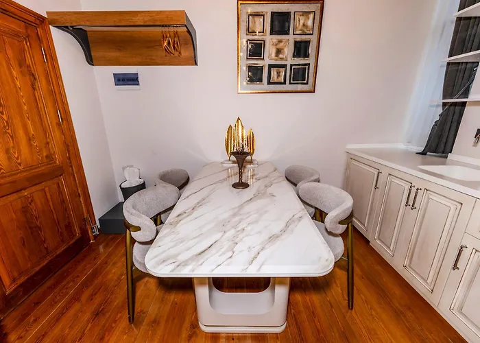 Elmira Pera & - Special Class