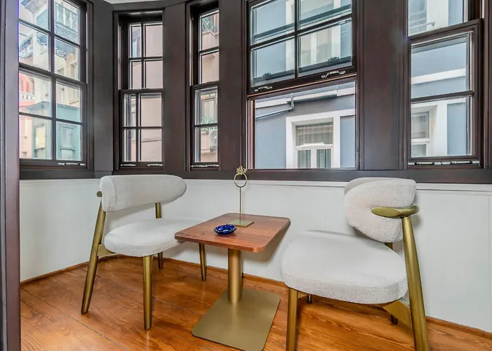 Elmira Pera & - Special Class Istanbul