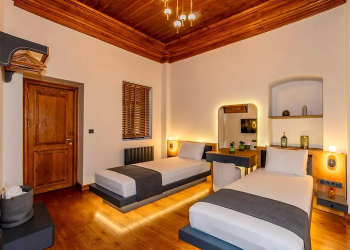 Elmira Pera & - Special Class