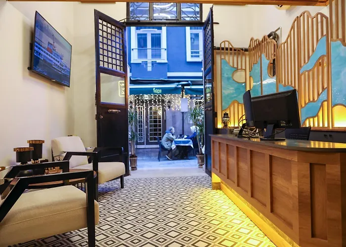 Elmira Pera & - Special Class