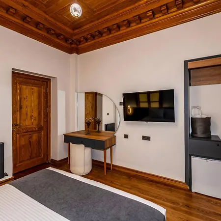 Elmira Pera & - Special Class Istanbul