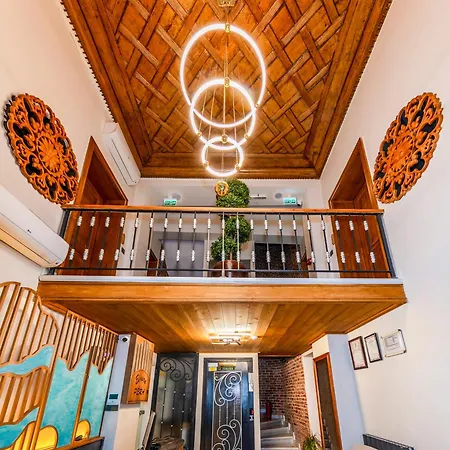 Elmira Pera & - Special Class Hotell