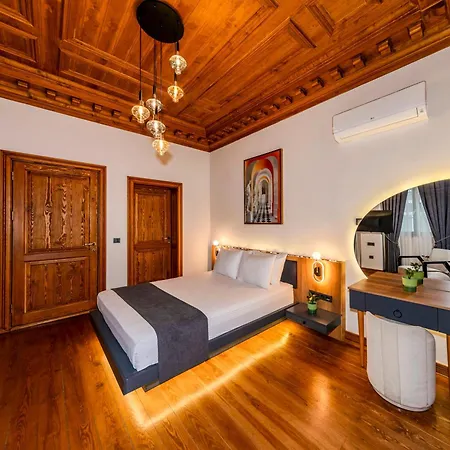 Elmira Pera & - Special Class Hotell