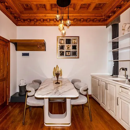 Elmira Pera & - Special Class 3*