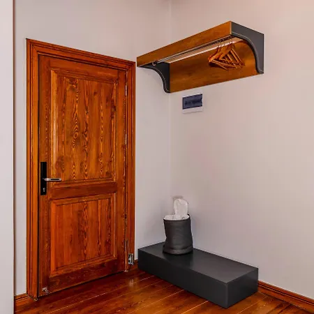 Elmira Pera & - Special Class 3*