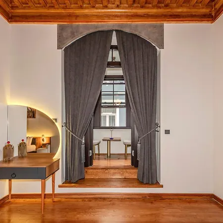 Elmira Pera & - Special Class Hotell