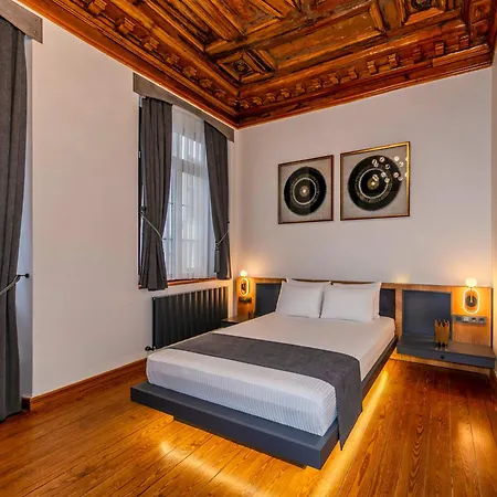 Elmira Pera & - Special Class