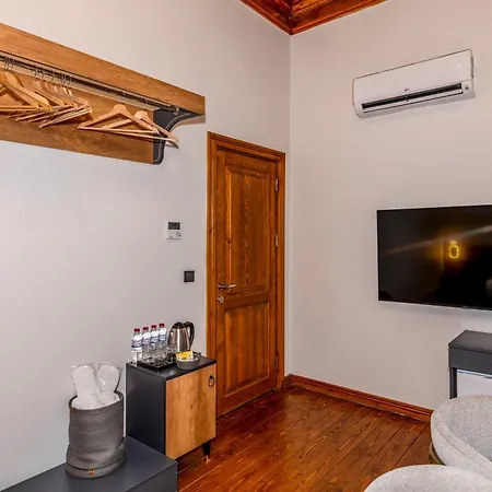Elmira Pera & - Special Class Hotell