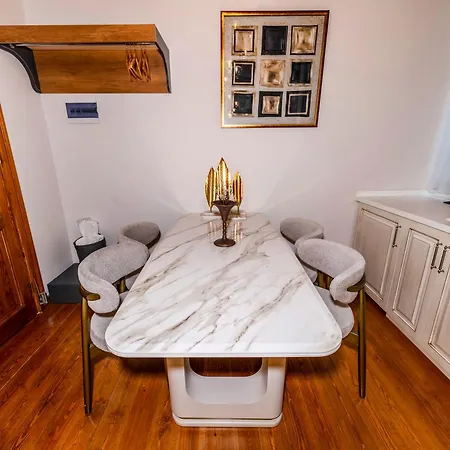 Elmira Pera & - Special Class